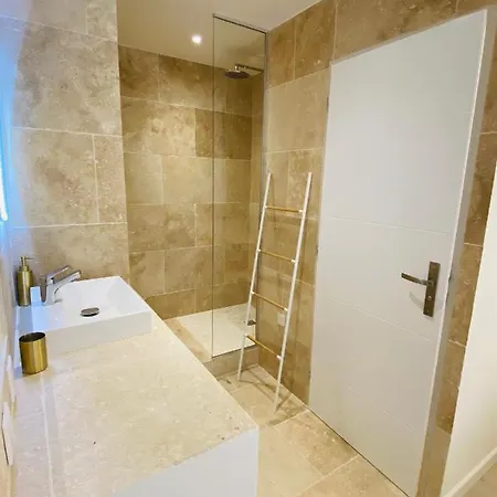 Feel@home Nemausus « Le 11 » Apartment